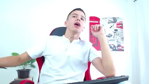 cumandres online show from October 16, 2:28 pm