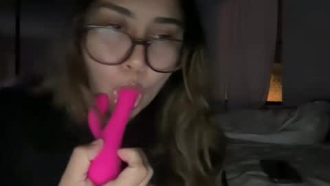 cumberinme online show from November 18, 8:28 am