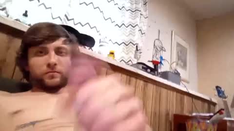 Snapshot of cumfetishswallower chatting on December 4, 9:40 pm cumfetishswallower online show from December 4, 9:40 pm