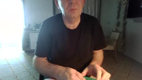 cummaker25 online show from December 1, 8:40 pm