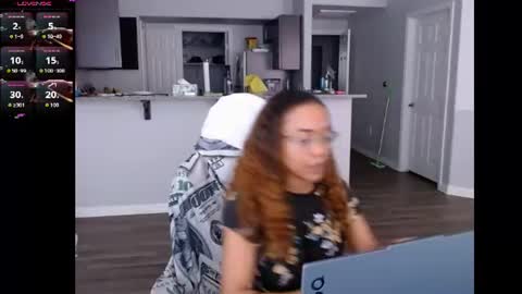Nia Reese online show from June 18, 6:57 pm