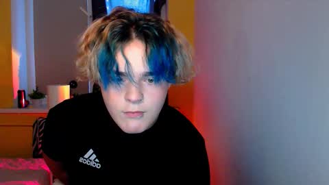 curlyboy_1 online show from November 18, 1:03 pm