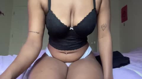 Curvycutie18 online show from January 9, 4:06 pm