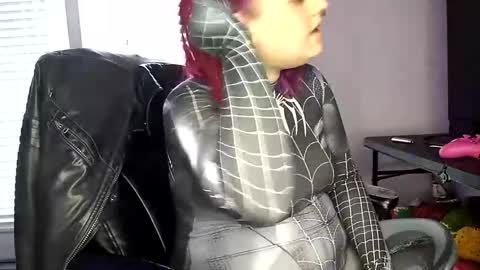 Snapshot of curvylucifinaxxx chatting on December 2, 11:02 pm Lucifina ganja kittens online show from December 2, 11:02 pm