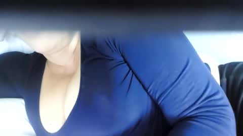Snapshot of curvymomy69 chatting on September 28, 5:22 pm Milfmomma online show from September 28, 5:22 pm