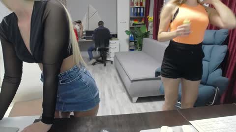  and follow twittercute00kiara2 online show from October 27, 10:59 am