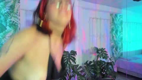 Sofa  online show from November 18, 9:07 pm