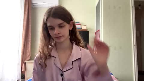 cute_kitte online show from October 2, 6:34 am