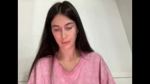 cute_kriss94 online show from June 4, 6:25 pm