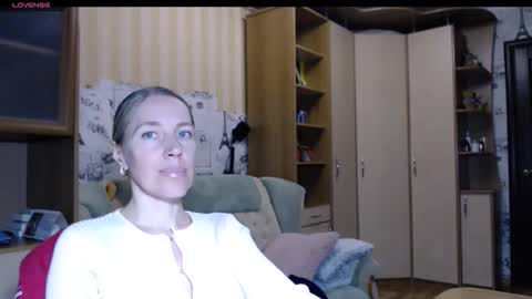 cute_lion_ online show from November 21, 7:01 pm