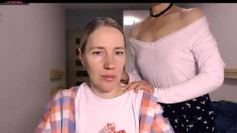 cute_lion_ online show from December 22, 5:09 pm