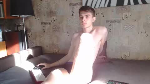 Snapshot of cute_oliver chatting on September 30, 6:57 am Oliver online show from September 30, 6:57 am