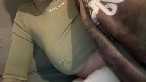 cute_patrice online show from February 13, 5:11 am