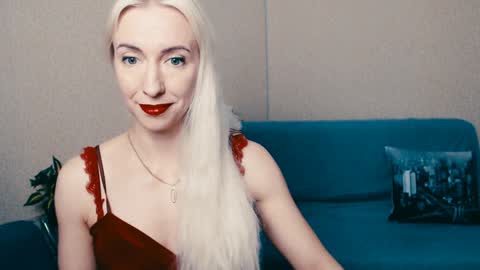 cute_smile_shy online show from February 6, 7:07 pm