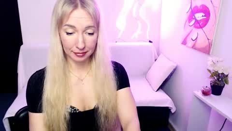 cute_smile_shy online show from March 19, 9:53 pm