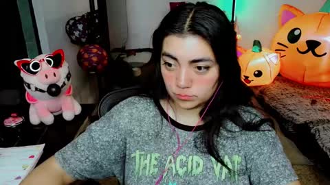 Snapshot of cuteambervi chatting on October 24, 1:50 am Princess Amber online show from October 24, 1:50 am