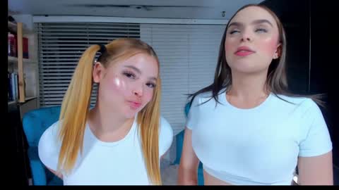 WANNA SEE MORE OF TWINS              online show from January 10, 12:27 am