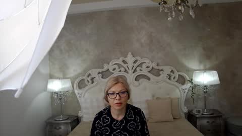 cuteangelina18 online show from February 19, 11:53 am