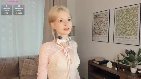 Snapshot of cutebrutality chatting on October 20, 8:41 am Alice online show from October 20, 8:41 am