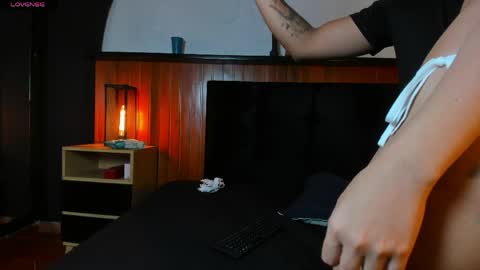 cutebutharder online show from April 17, 4:48 am