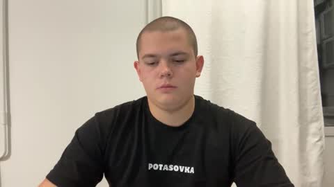 Snapshot of cutebutnaughty_ chatting on October 9, 6:46 pm Alex online show from October 9, 6:46 pm