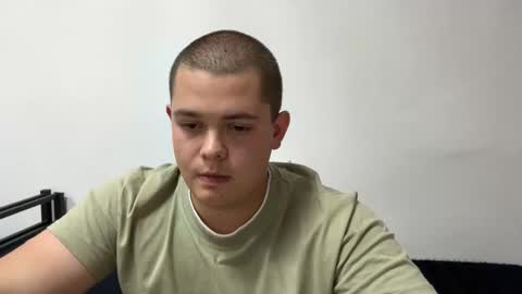 Snapshot of cutebutnaughty_ chatting on October 2, 6:50 pm Alex online show from October 2, 6:50 pm