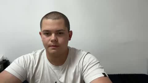 Snapshot of cutebutnaughty_ chatting on October 1, 6:40 pm Alex online show from October 1, 6:40 pm