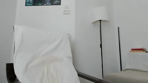 cuteeboy online show from July 11, 8:28 am