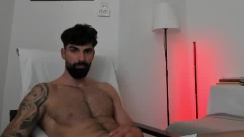 cuteeboy online show from June 7, 1:38 pm