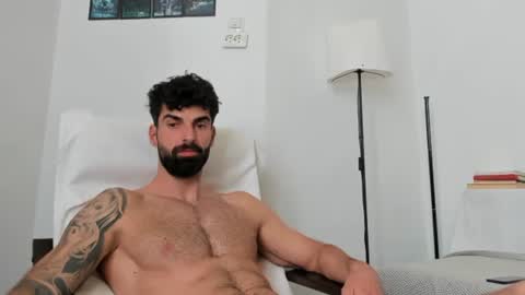 cuteeboy online show from July 7, 6:47 am