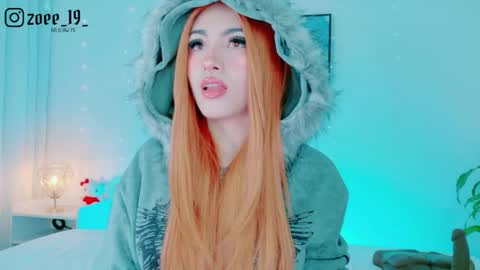 Zoe  online show from April 19, 2:34 am