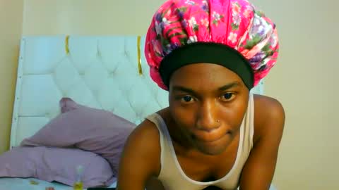 cutegee21 online show from June 9, 10:48 am