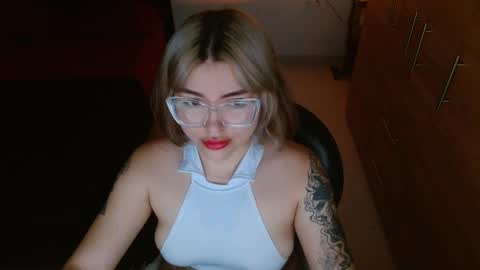 isabella online show from March 24, 4:13 pm