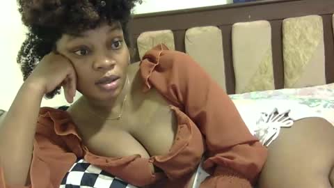 Snapshot of cutermilly chatting on December 6, 7:50 pm cutermilly online show from December 6, 7:50 pm