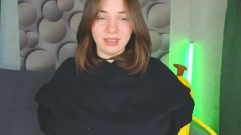 Snapshot of cutesmile_sharon chatting on February 24, 1:57 am cutesmile sharon online show from February 24, 1:57 am