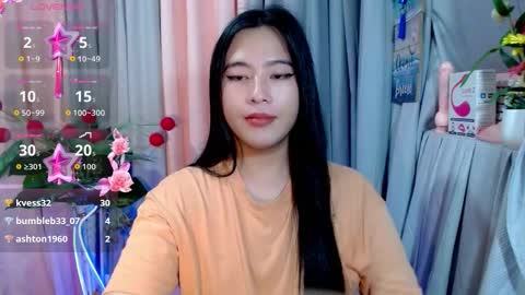 cute online show from December 17, 8:15 pm