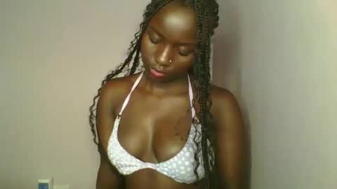 Snapshot of cutie_choco chatting on October 9, 12:27 am Choco online show from October 9, 12:27 am