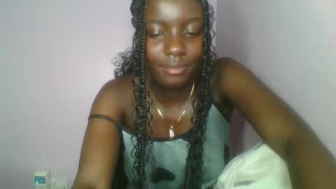 Snapshot of cutie_choco chatting on October 3, 10:18 pm Choco online show from October 3, 10:18 pm