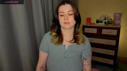 mili online show from April 19, 12:06 pm