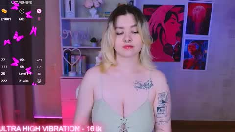 Snapshot of cutie_mili chatting on February 25, 7:09 am mili online show from February 25, 7:09 am