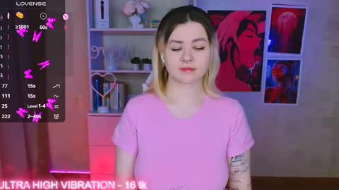Snapshot of cutie_mili chatting on February 26, 3:03 am mili online show from February 26, 3:03 am