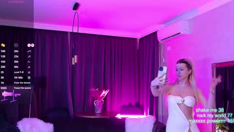 cutiepie69__ online show from October 26, 8:41 pm