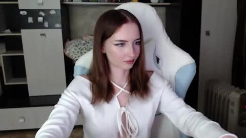 Snapshot of cutti_crystal chatting on October 23, 9:15 pm Cutti Crystal online show from October 23, 9:15 pm