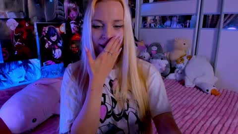 Nora online show from November 9, 9:17 pm