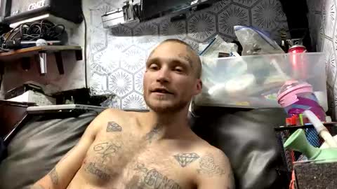 cwbinked23 online show from November 1, 3:18 am