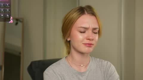 EMILY online show from November 22, 4:49 pm