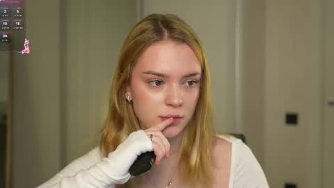 EMILY online show from November 24, 7:01 pm