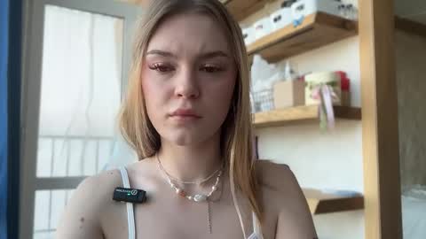 Im Emi streaming with my friend Reyna today online show from April 21, 11:06 am