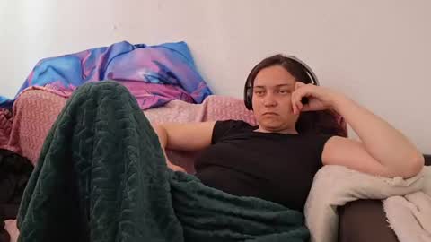 Cyndee Winter online show from June 9, 4:17 pm