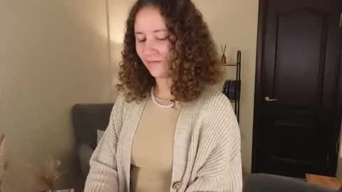 Lola online show from October 17, 1:37 pm
